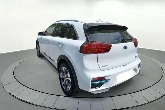 Usado Kia e-Niro 152 kW (207 CV) 2021 Blanco SUV