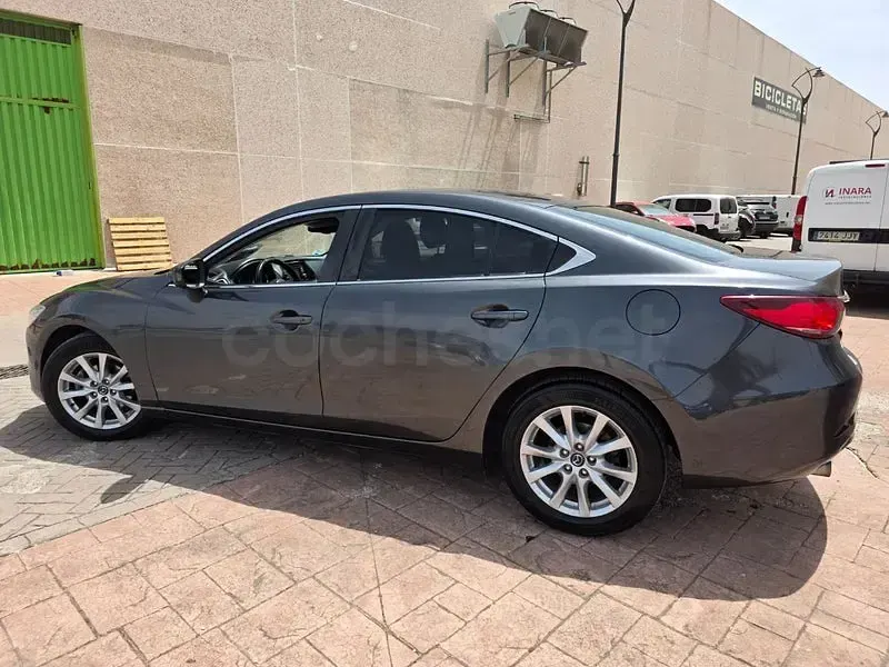 Usado Mazda 6 Comfort 145 CV (106 kW) 2014 Gris / plata Berlina