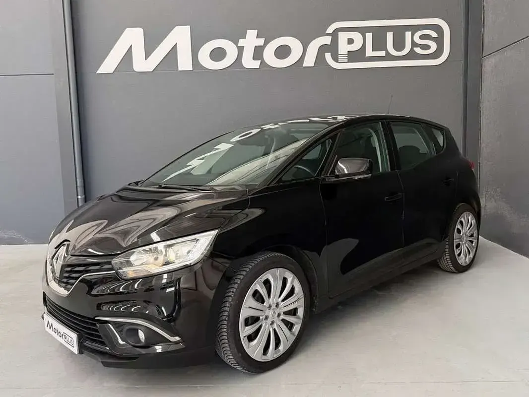Usado Renault Scénic IV Zen 120 CV (88 kW) 2019 Negro Monovolumen