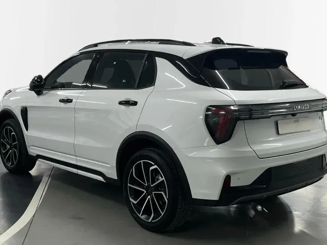 Usado Lynk & Co 01 280 CV (205 kW) 2026 Crystal white m.c707e SUV