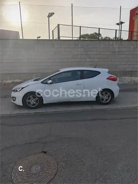 Usado Kia ProCeed 100 CV (73 kW) 2015 Blanco Utilitario