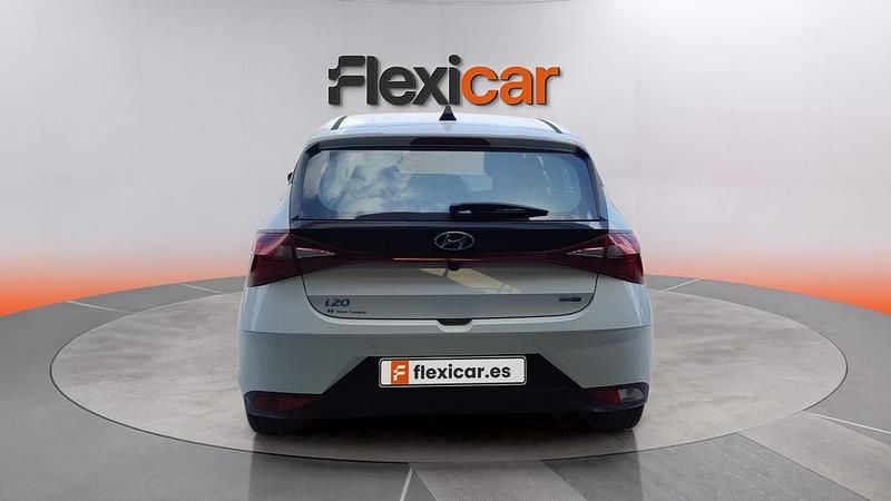Usado Hyundai i20 101 CV (74 kW) 2022 Blanco Utilitario