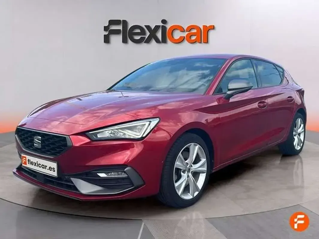 Usado Seat Leon Style 150 CV (110 kW) 2022 Burdeos Berlina