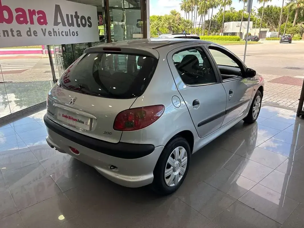 Begagnad Peugeot 206 75 HK (55 kW) 2007 Grå Halvkombi