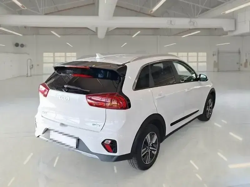 Usado Kia Niro 141 CV (103 kW) 2022 Blanco SUV