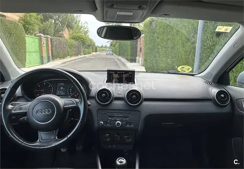 Usado Audi A1 Attraction 105 CV (77 kW) 2010 Gris / plata Utilitario