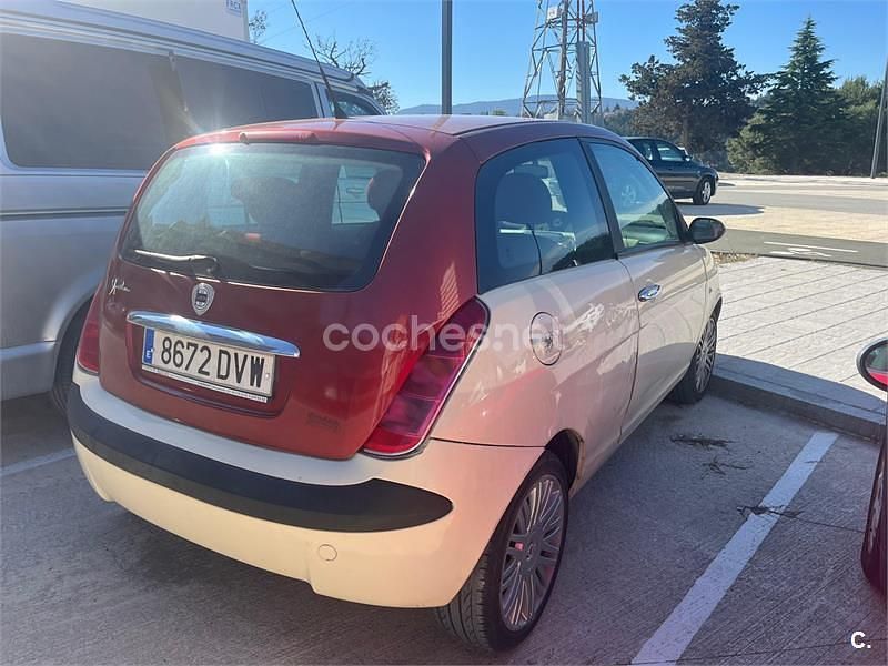 Usado Lancia Ypsilon 80 CV (58 kW) 2003 Blanco Utilitario