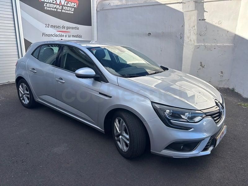 Usado Renault Mégane IV Business 90 CV (66 kW) 2017 Gris / plata Berlina