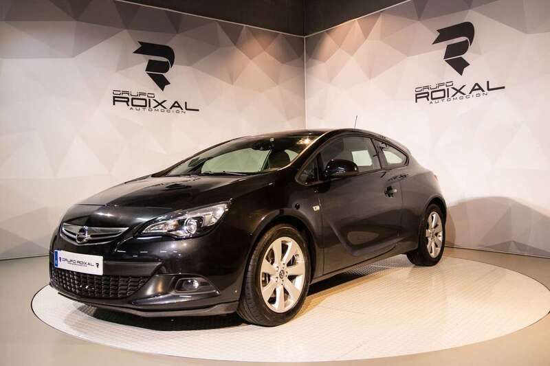 Negro Usado 2014 Opel Astra GTC Selective Utilitario | 7500 € (Precio justo) - Imagen 1/4