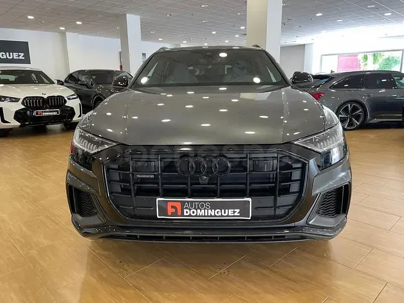 Usado Audi Q8 S-Line 286 CV (210 kW) 2023 Gris / plata SUV