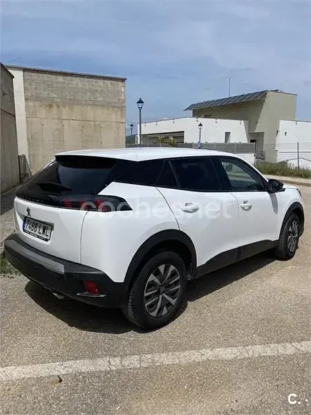 Usado Peugeot 2008 Active 110 CV (80 kW) 2022 Blanco SUV