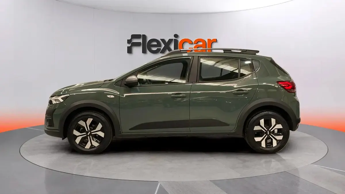 Usado Dacia Sandero Essentiel 91 CV (66 kW) 2023 Verde Berlina