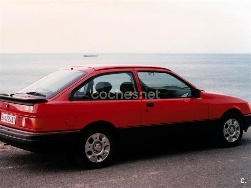 Usado Ford Sierra S 123 CV (90 kW) 1987 Rojo Berlina