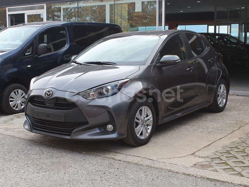 Gris / plata Usado 2023 Mazda 2 Center-Line Berlina | 16.250 € (Precio justo) - Imagen 1/4