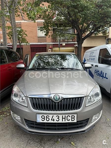 Gris / plata Usado 2011 Skoda Fabia SportLine Berlina | 7900 € (Precio justo) - Imagen 1/2