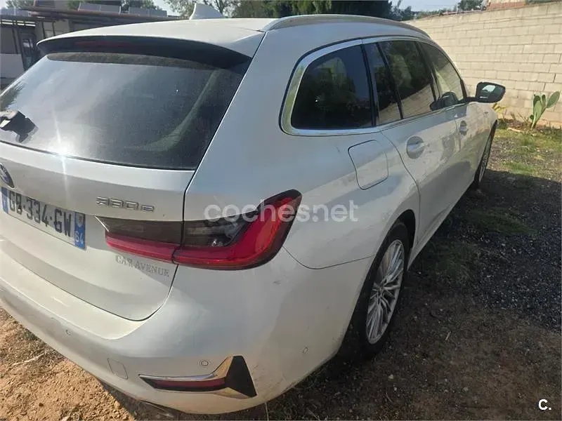 Usado BMW 330e Luxury Line 292 CV (214 kW) 2021 Blanco Familiar