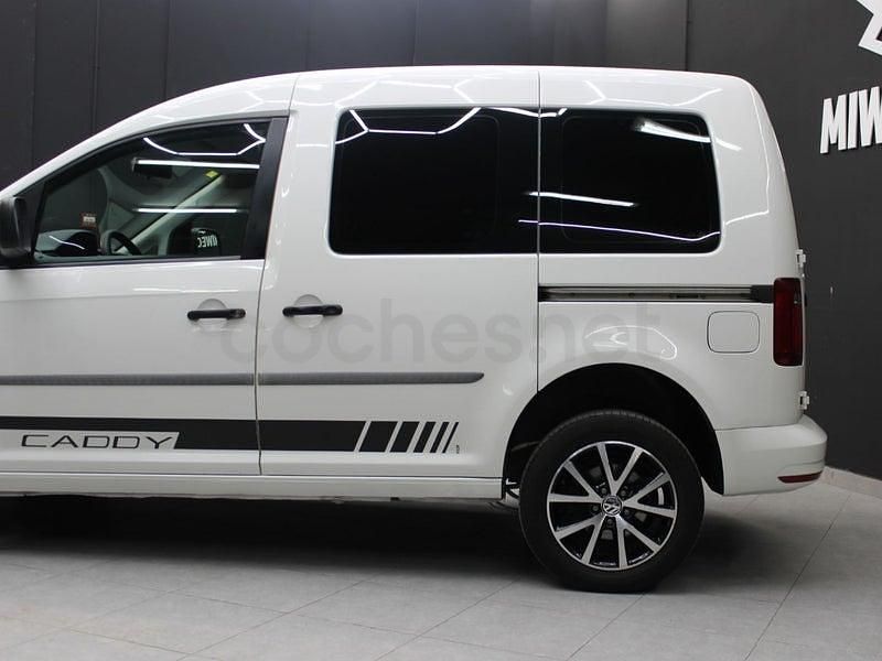 Usado VW Caddy 122 CV (89 kW) 2019 Blanco Monovolumen