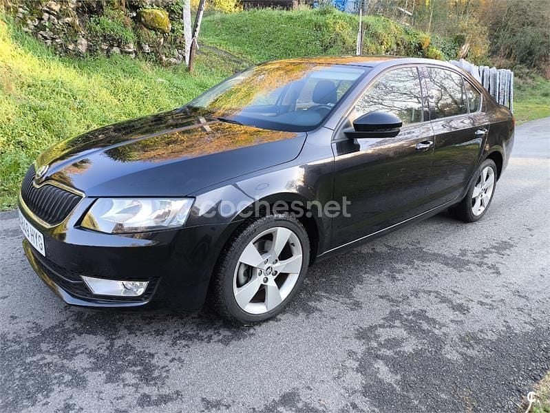 Usado Skoda Octavia Elegance 150 CV (110 kW) 2014 Negro Berlina