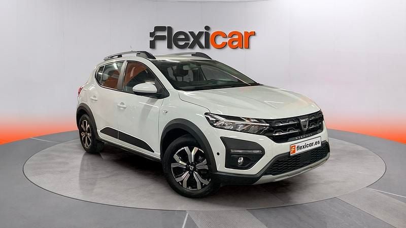 Usado Dacia Sandero Comfort 91 CV (66 kW) 2022 Blanco Berlina