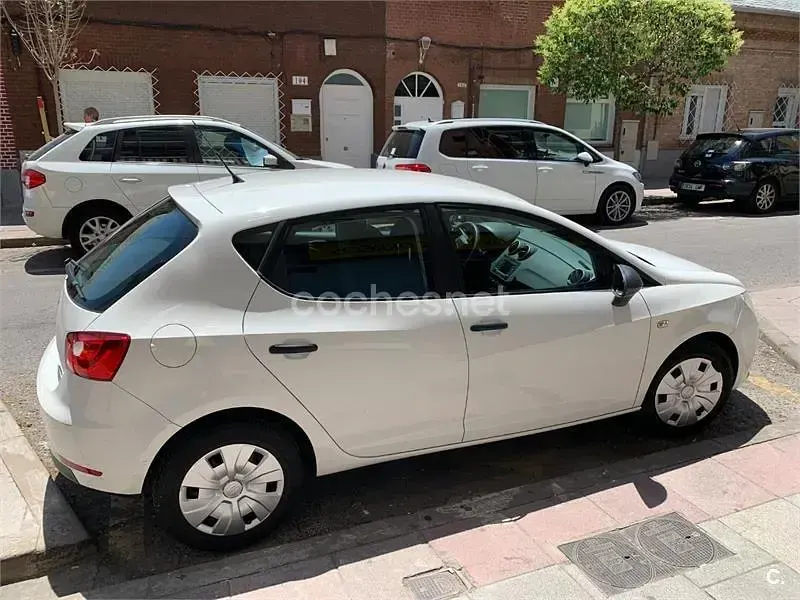 Usado Seat Ibiza Style 90 CV (66 kW) 2017 Blanco Berlina