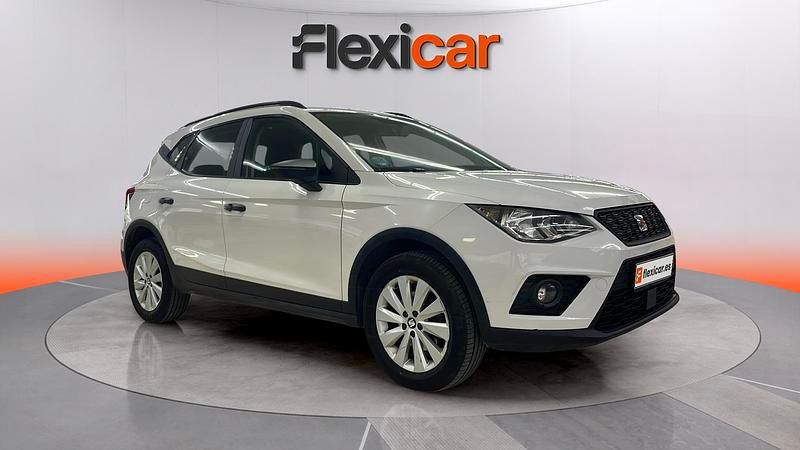 Usado Seat Arona Ecomotive 95 CV (69 kW) 2018 Blanco SUV