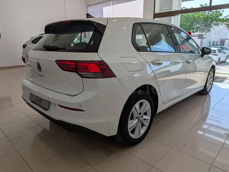 Usado VW Golf VIII 116 CV (85 kW) 2021 Blanco Berlina
