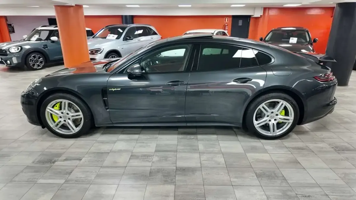 Usado Porsche Panamera 4 Executive 462 CV (339 kW) 2017 Gris Berlina