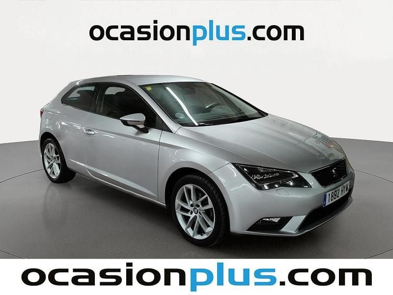 Usado Seat Leon Style 150 CV (110 kW) 2014 Gris plata Utilitario