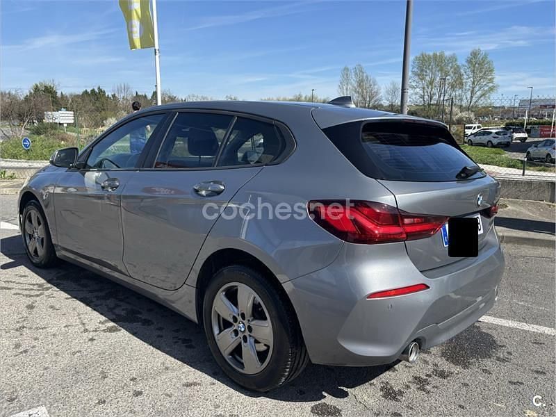 Usado BMW 118 150 CV (110 kW) 2023 Gris / plata Utilitario