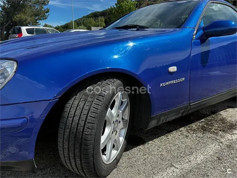Usado Mercedes SLK230 193 CV (141 kW) 1999 Azul Descapotable