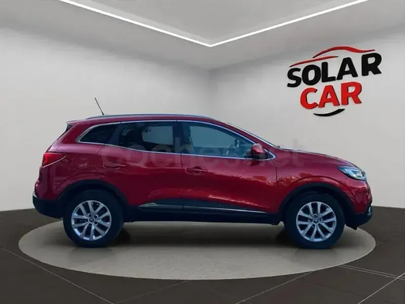 Usado Renault Kadjar Zen 110 CV (80 kW) 2016 Granate SUV