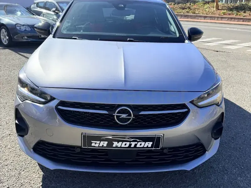 Usado Opel Corsa 130 CV (95 kW) 2022 Gris / plata Utilitario