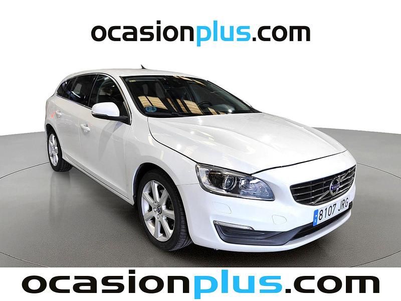 Usado Volvo V60 Momentum 150 CV (110 kW) 2016 Blanco Familiar