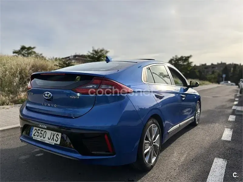Usado Hyundai Ioniq Style 141 CV (103 kW) 2017 Azul Utilitario