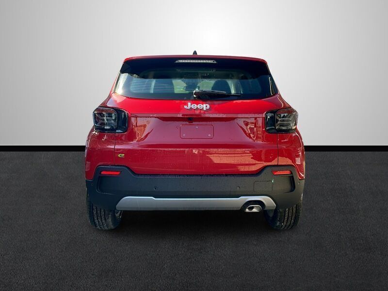 Usado Jeep Avenger Altitude 100 CV (73 kW) 2024 Rojo SUV
