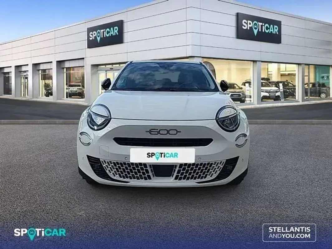 Usado Fiat 600 La Prima 101 CV (74 kW) 2025 Blanco SUV