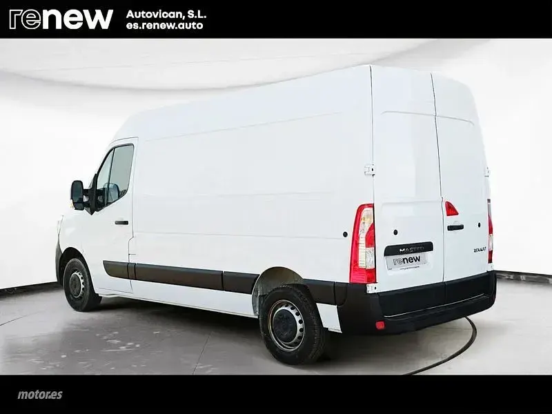 Begagnad Renault Master 135 HK (99 kW) 2024 Vit Minibuss