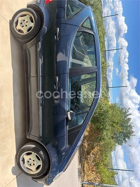 Usado Mercedes A140 Classic 82 CV (60 kW) 2004 Azul Monovolumen