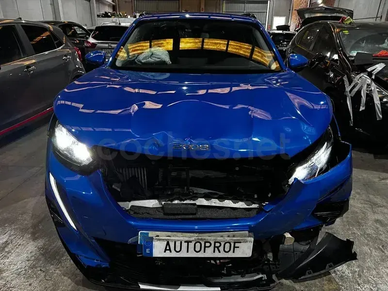 Usado Peugeot 2008 Allure 130 CV (95 kW) 2021 Azul SUV