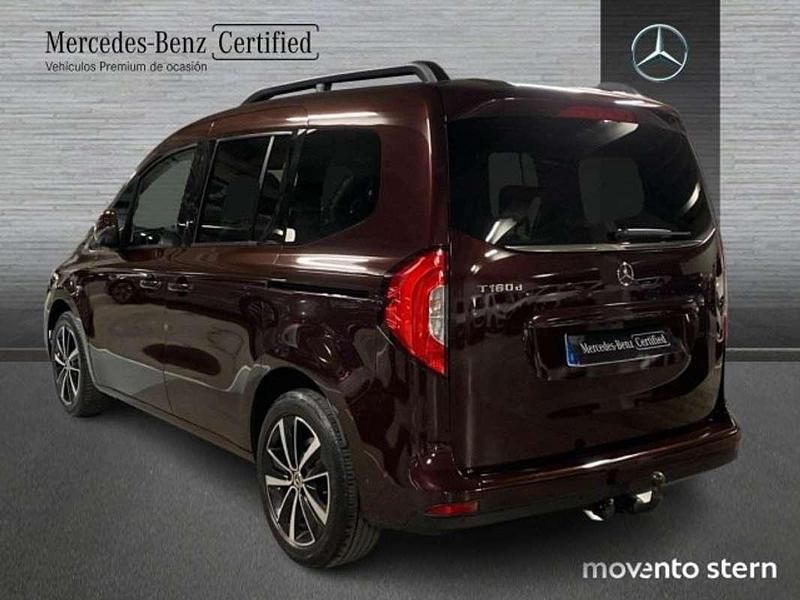 Usado Mercedes 180 116 CV (85 kW) 2022 Rojo Berlina