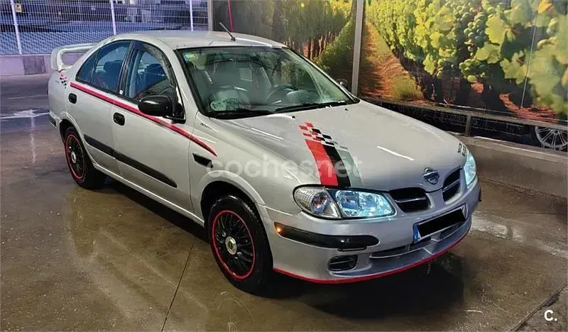 Usado Nissan Almera Comfort 90 CV (66 kW) 2002 Gris / plata Berlina