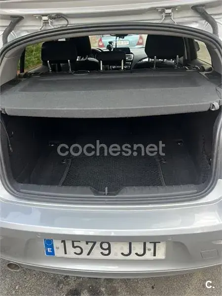 Usado BMW 116 Comfort Edition 116 CV (85 kW) 2015 Gris / plata Utilitario