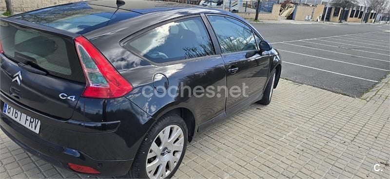 Usado Citroën C4 VTR Sport 110 CV (80 kW) 2007 Negro Berlina