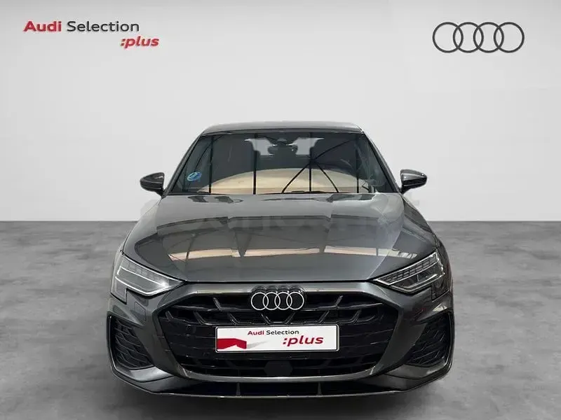 Usado Audi A3 S-Line 150 CV (110 kW) 2024 Gris / plata Berlina