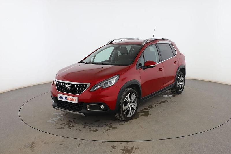 Usado Peugeot 2008 Allure 100 CV (73 kW) 2017 Rojo SUV