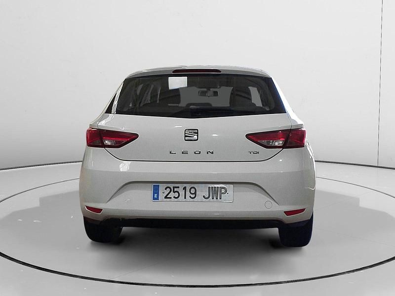 Używany Seat Leon Style 111 KM (81 kW) 2017 Biały Hatchback