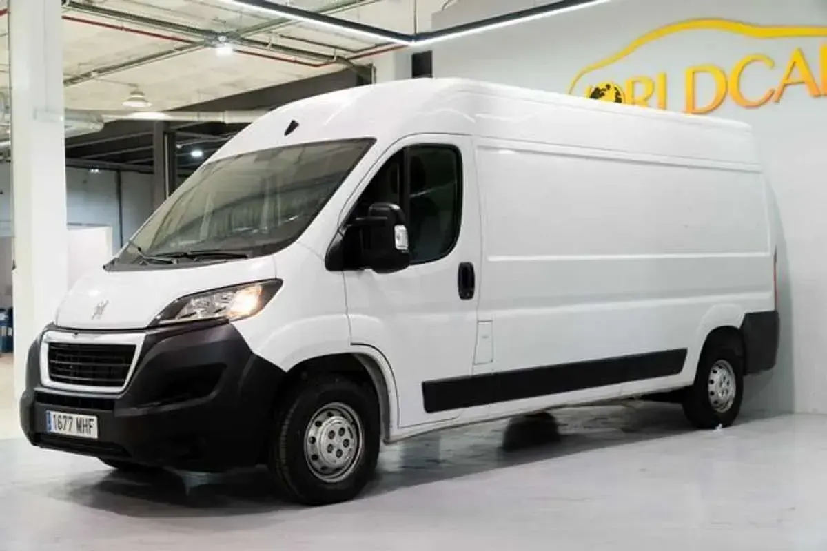 Usado Peugeot Boxer S 140 CV (102 kW) 2023 Blanco Van