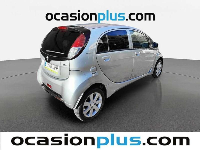 Usado Peugeot iON 49 kW (67 CV) 2016 Gris Utilitario