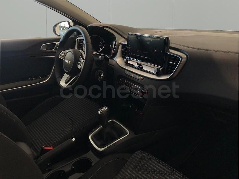 Nuevo Kia XCeed 100 CV (73 kW) 2025 Blanco SUV