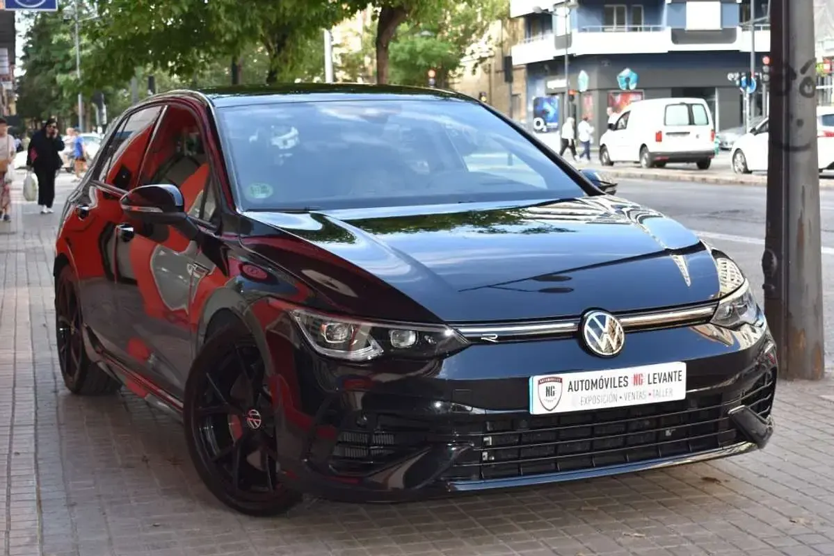 Usado VW Golf VIII R 333 CV (244 kW) 2024 Negro Familiar